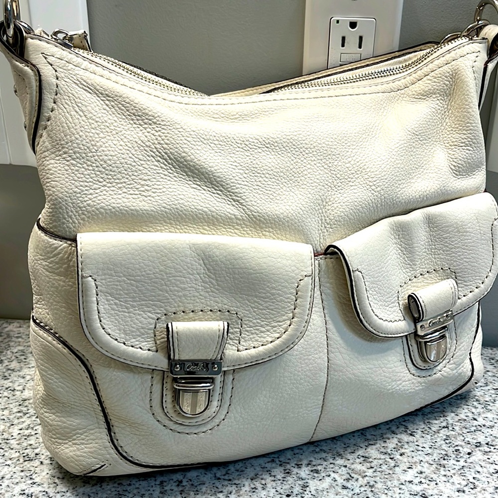 Coach Avery Crème Leather Hobo EUC 22423